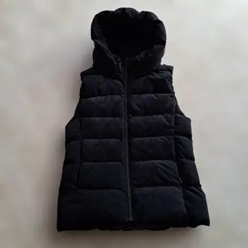 유니클로 스트레치 다운 베스트 M 블랙