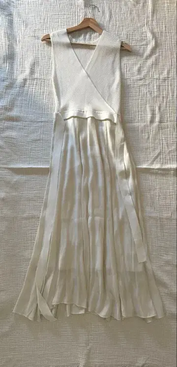 FRAY I.D 카슈쿨 니트 콤비 원피스 화이트 롱 드레스