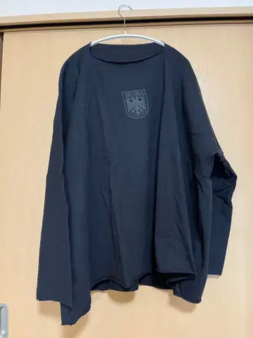 YEEZY VULTURES 긴팔 티셔츠 블랙