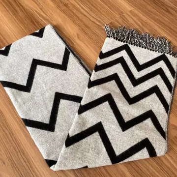 택 포함 새상품 human woman 지그재그 패턴 스톨