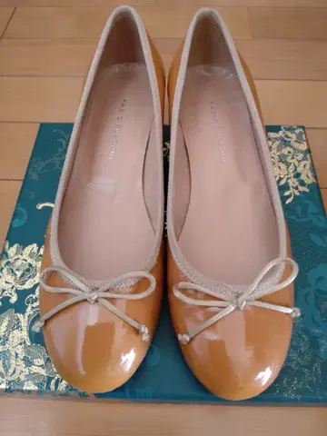 [ 파비오 스코르니 ] 에나멜 가죽 발레 슈즈 36