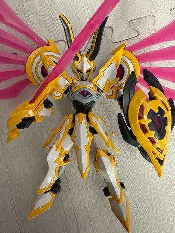 LBX 골판지 전기 루시퍼 하이퍼 팬션 조립 완료