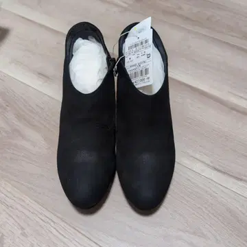 미사용 새상품 onward 블랙 부티 M (23.5cm) 스웨이드