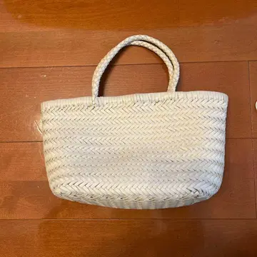 RODE SKO 화이트 바스켓백 핸드백 복조리 포함