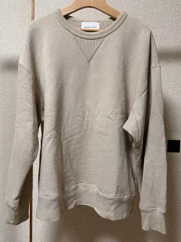 ADAM ET ROPE 베이지 크루넥 맨투맨