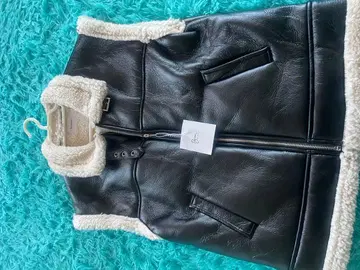 슬리브리스 무스탕 코트 블랙 베스트 새상품