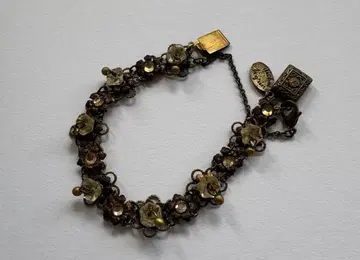 꽃 모티브 팔찌 미하엘 네그린