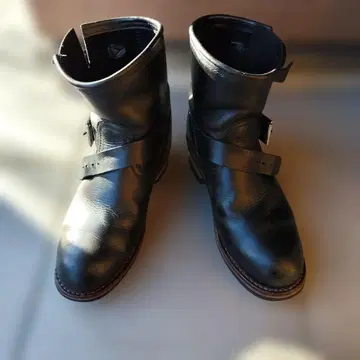 블랙 가죽 엔지니어 부츠