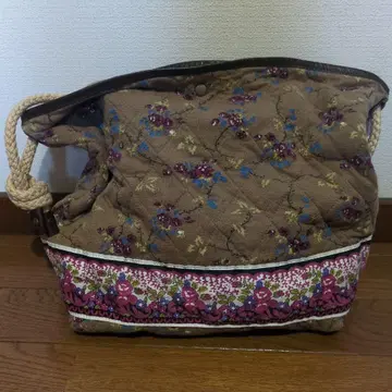 NIMES 꽃무늬 퀼팅 토트백