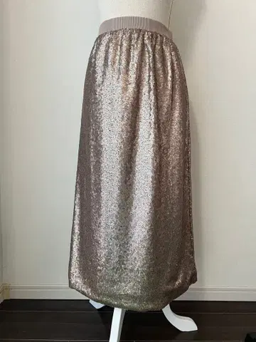 트라쪼돈나 매트 골드 스팽글 스커트