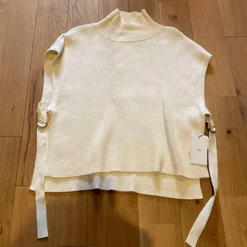 Lui's 슬리브리스 스웨터 아이보리