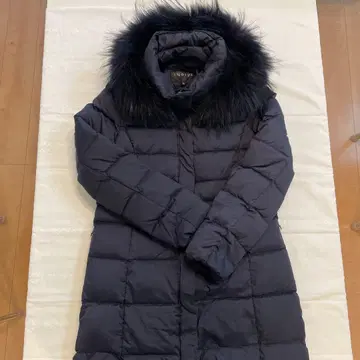 INDIVI 네이비 퍼 포함 다운 코트 36