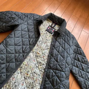 LAVENHAM 퀼팅 자켓 다크 그레이 리버티 로덴 패턴