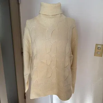 A DAY IN THE L IFE 아이보리 케이블 니트