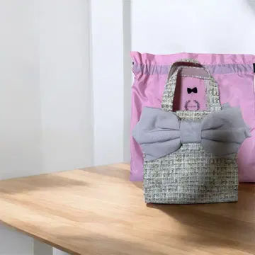 [ MUGUET ] 새상품급 핑크 리본 포함 베이지 트위드 핸드백