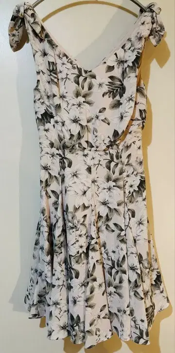 [ 새상품 미착용 ] SNIDEL 플라워 프린트 슬리브리스 미니 원피스