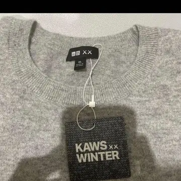 미사용 새상품 KAWS WINTER 니트 스웨터 XL