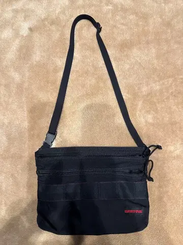 BRIEFING 블랙 숄더백