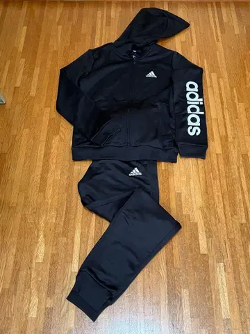 adidas 블랙 셋업 M 사이즈