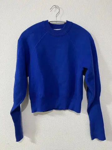 ESTNATION 파랑 니트 긴팔 크롭 기장