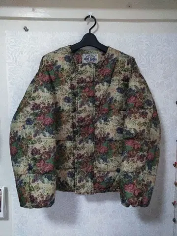 새상품급 CUBE SUGAR 프린트 에어컨 다운 퀼트 숏 자켓