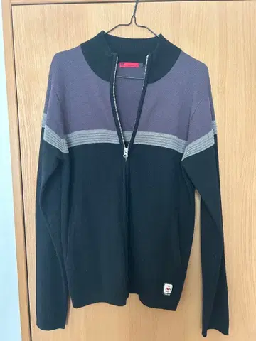 Hybrid Theory 집업 니트