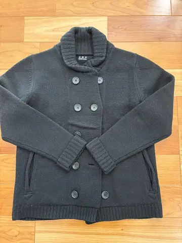 쓰리 도츠 더블 브레스트 니트 스웨터