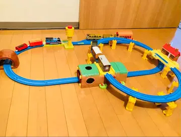 프라레일 기관차 토마스 레이아웃 차량 포함