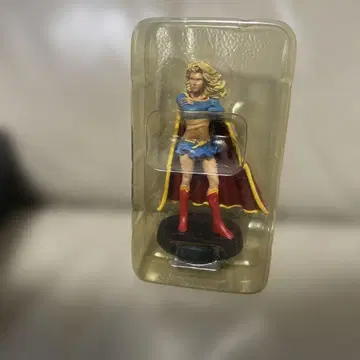 슈퍼걸 피규어 AVT 6873