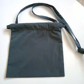 formuniform 폼유니폼 그레이 숄더백