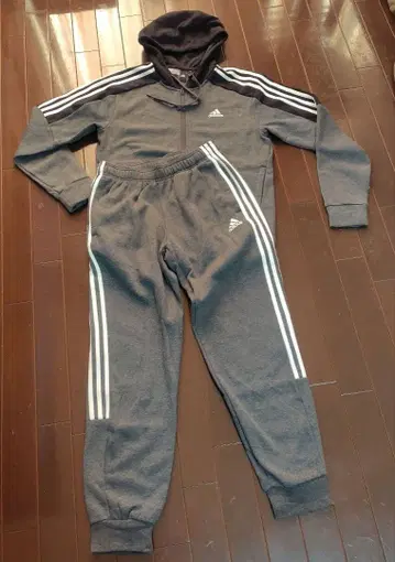 아디다스 후드 부착 셋업