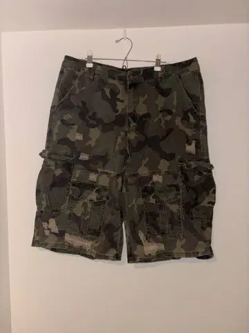 ROMWE 카모 패턴 카고 숏팬츠 36