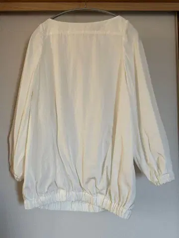 M fil 벌룬 슬리브 보트넥 블라우스