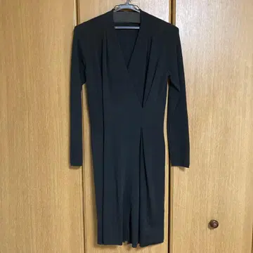 쿠 드 샹스 블랙 니트 원피스