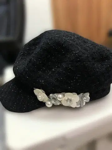 Chesty 체스티 트위드 마린캡 꽃 장식 부착 헌팅 캡