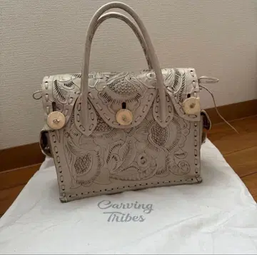 그레이스 콘티넨탈 카빙 트라이브스 마에스트라 카빙 백