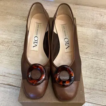 VLO 브라운 토트링 포함 펌프스