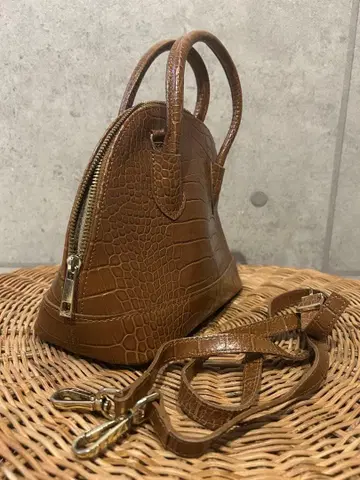 크로커다일 패턴 브라운 핸드백
