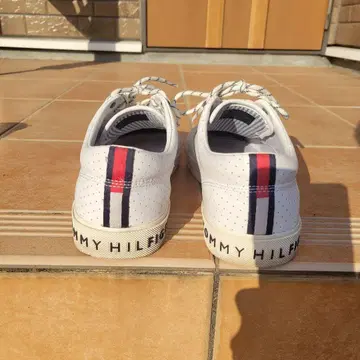 TOMMY HILFIGER 타미힐피거 / 화이트 스니커즈