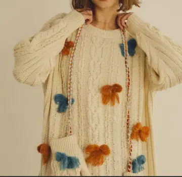 unitage 크림색 케이블 니트 스웨터