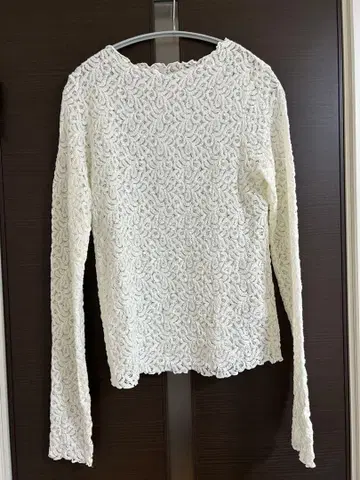 이에나 새상품 리프 레이스 보틀넥 풀오버