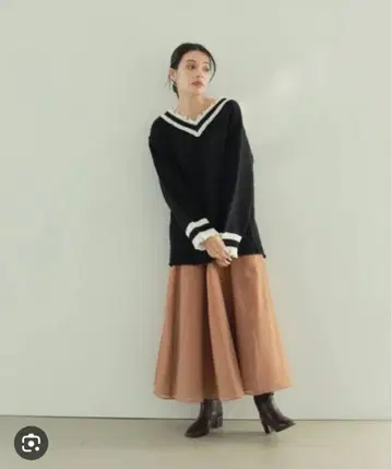 LAVANDA 데미지 라인 오버 니트