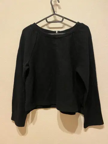 블랙 긴팔 니트 울 80%