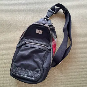 BLACK LABEL CRESTBRIDGE 바디백