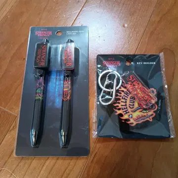 기묘한 이야기 쓰리코인즈 키링 볼펜