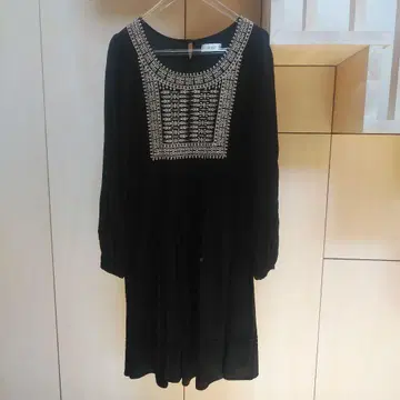 Furryrate 자수 원피스