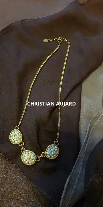 CHRISTIAN AUJARD 오자르 펄 목걸이 & 브라운 계열 스카프