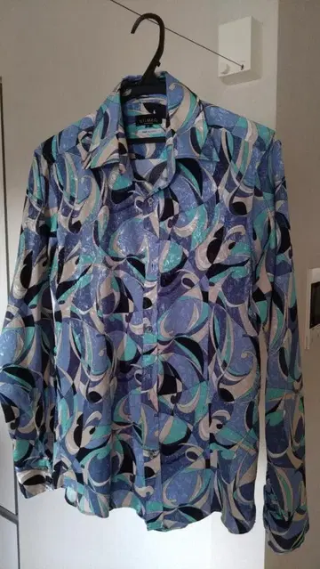 드레스 셔츠 / 라이트 블루 (패턴 있음)