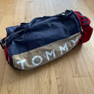 TOMMY 보스턴 백 네이비/베이지/레드