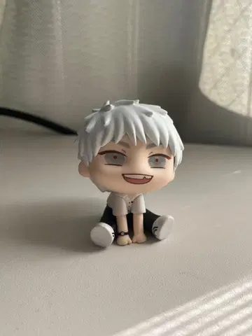 빛이 죽은 여름 히카루 큐룽하게 쳐다보는 포즈 미니 피규어